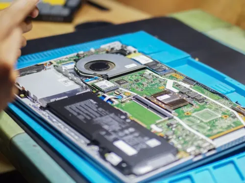 Sprzęt zapasowy w firmie — po co go mieć