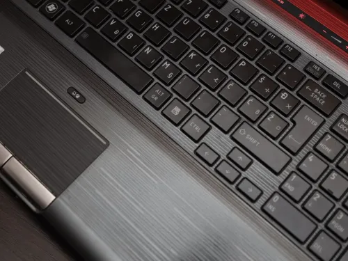 Wymiana klawiatury w laptopie — koszt i sens