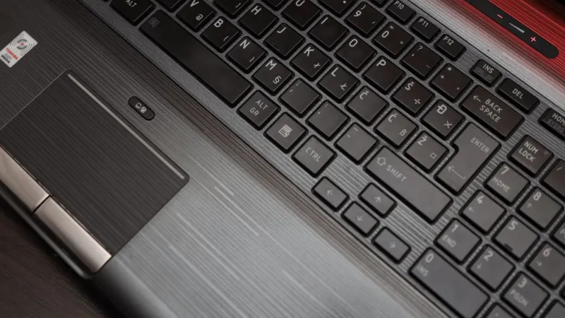 Wymiana klawiatury w laptopie — koszt i sens