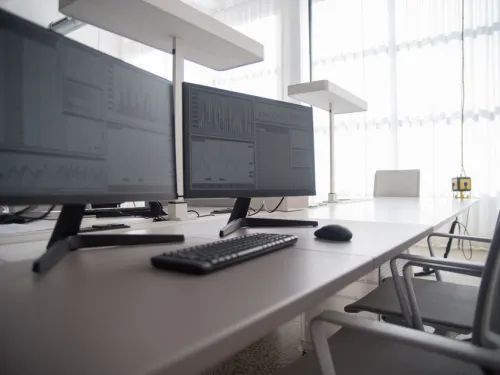 Ergonomia stanowiska pracy zdalnej z laptopem